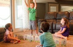 Fat Brain Toys Sturdy Birdy